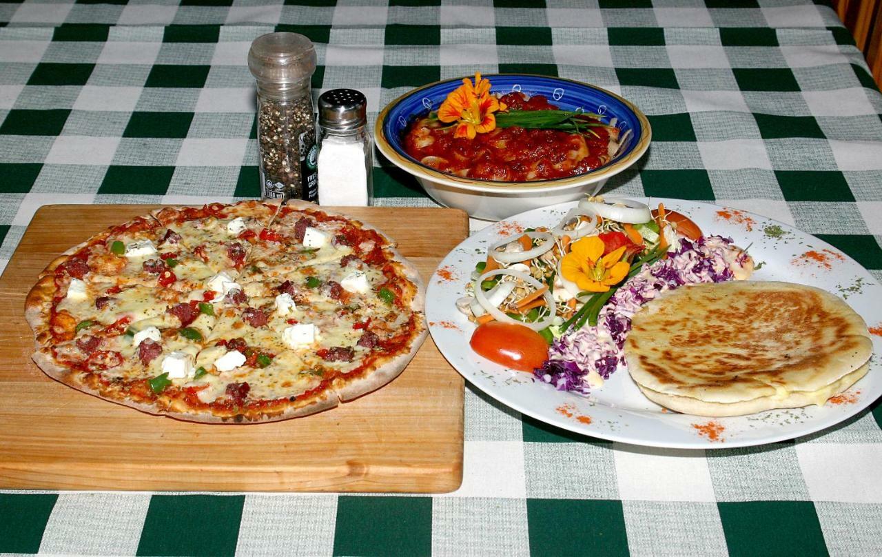 Bed and Breakfast Tower Of Pizza Ethels Drive Екстер'єр фото